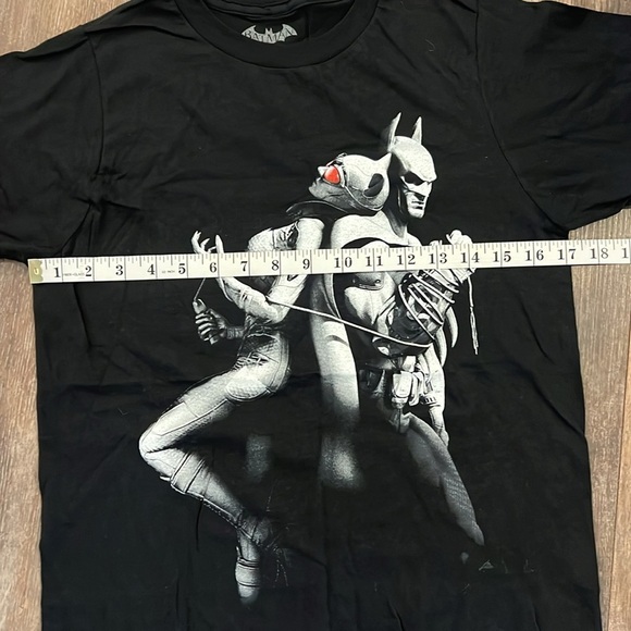 NWOT- Black DC Comics Batman/Cat Woman Graphic Tees - Short Sleeve - Picture 11 of 11